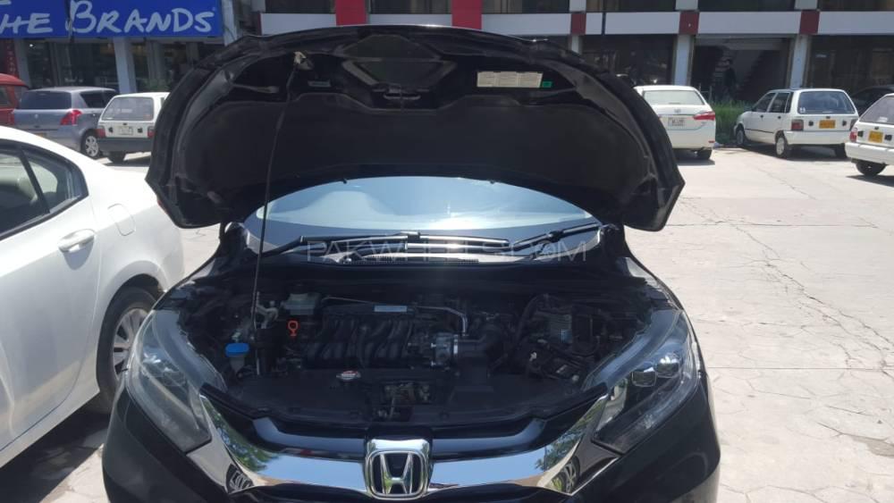Honda Vezel 2015 for Sale in Islamabad Honda Vezel 2015 for Sale in Islamabad Image-5
