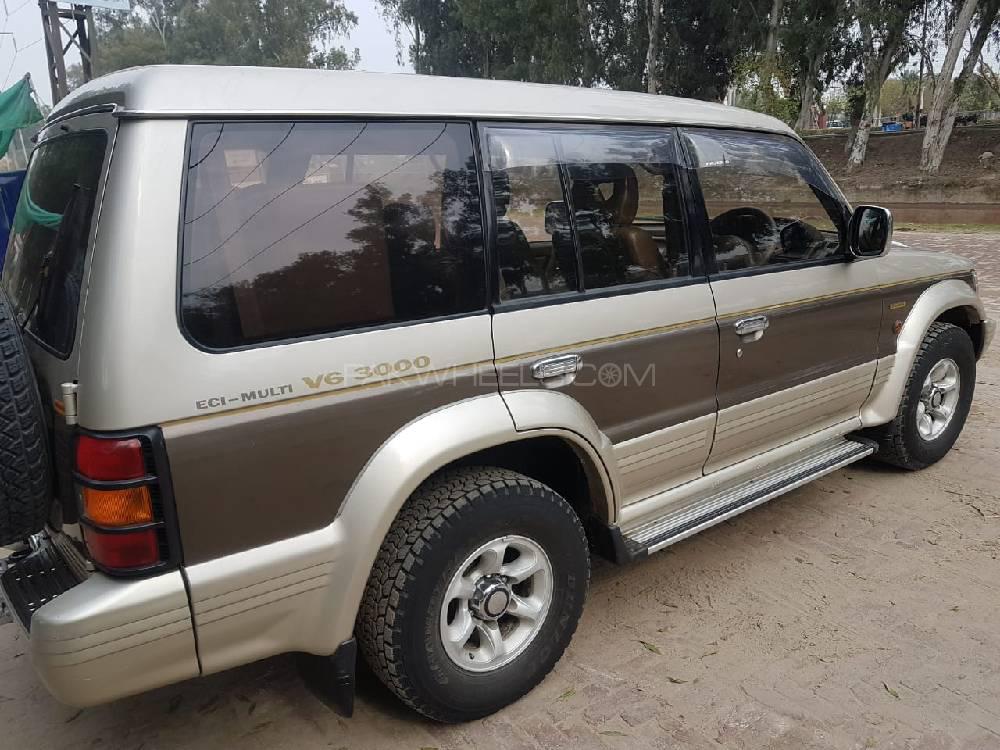 مٹسوبیشی پجیرو 1992 for Sale in لاہور مٹسوبیشی پجیرو 1992 for Sale in لاہور Image-11