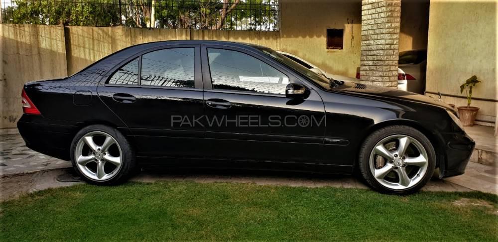 Mercedes Benz C Class 2006 for Sale in Lahore Mercedes Benz C Class 2006 for Sale in Lahore Image-6