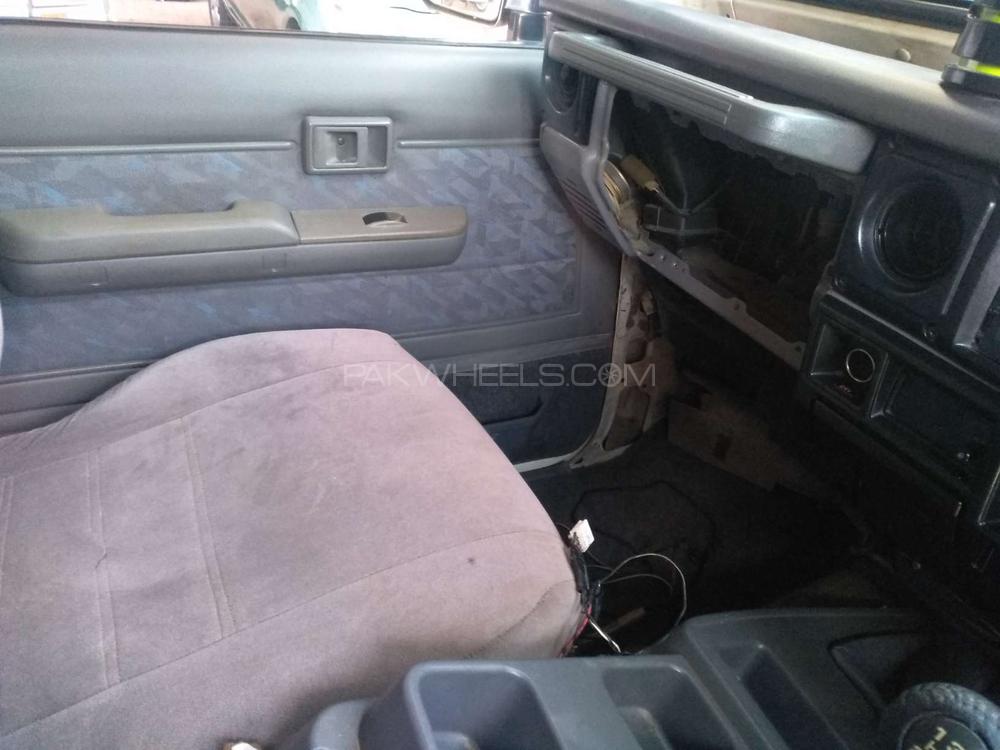 Toyota Land Cruiser 1992 for Sale in Karachi Toyota Land Cruiser 1992 for Sale in Karachi Image-5