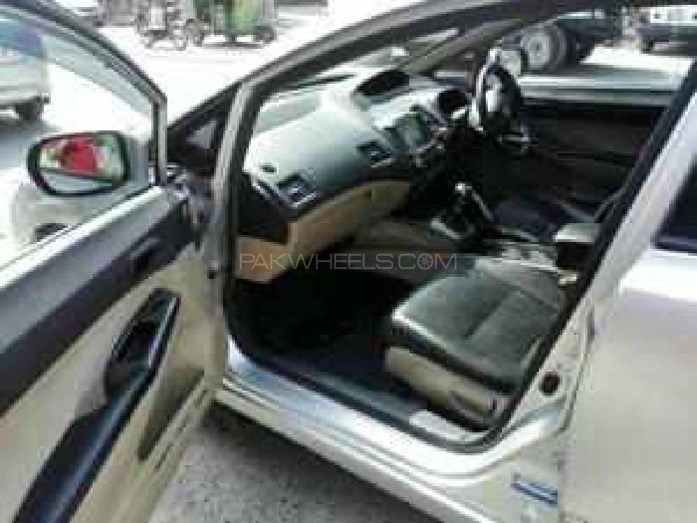 Honda Civic 2011 for Sale in Swabi Image-1