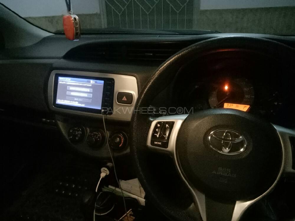 Toyota Vitz 2018 for Sale in Kamalia Image-1