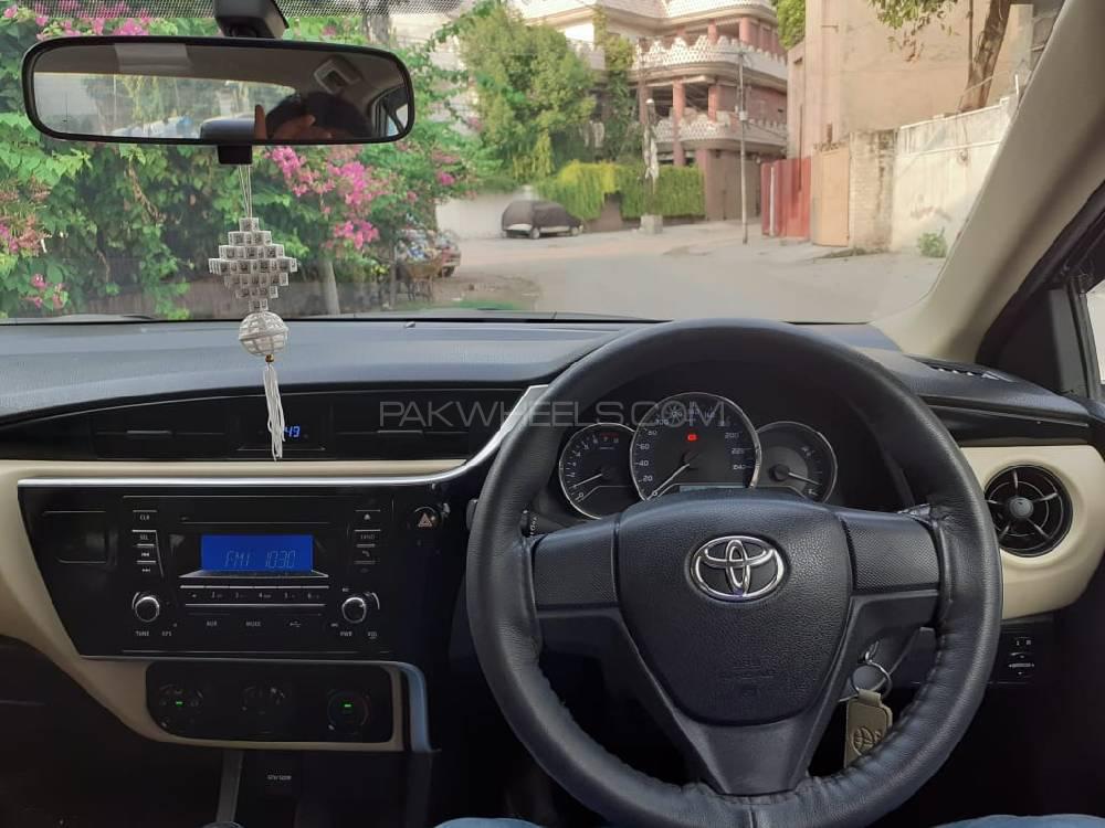 Toyota Corolla 2018 for Sale in Pir mahal Toyota Corolla 2018 for Sale in Pir mahal Image-5