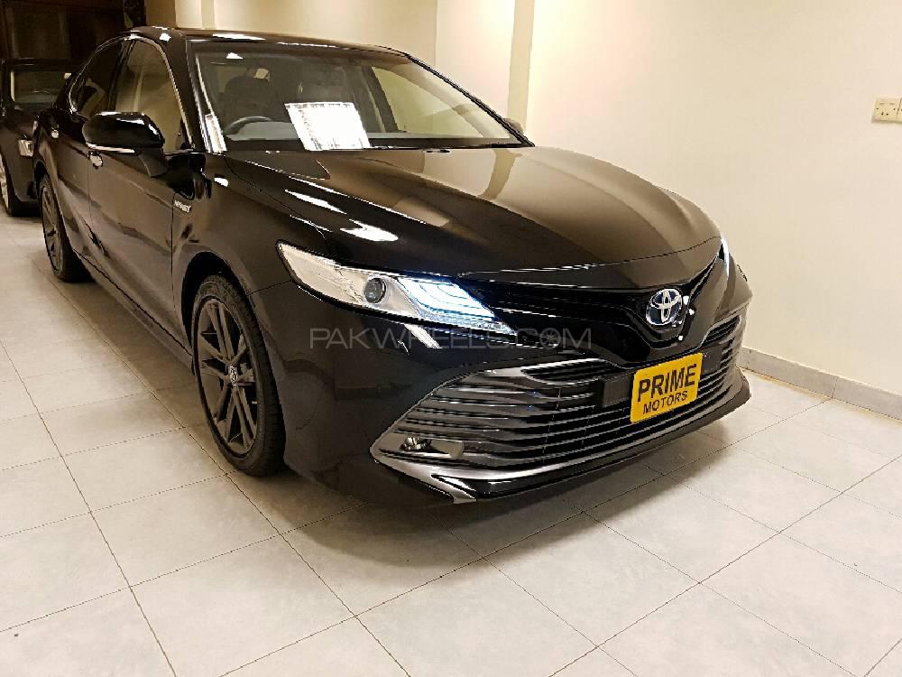 Toyota Camry 2018 for Sale in Karachi Image-1
