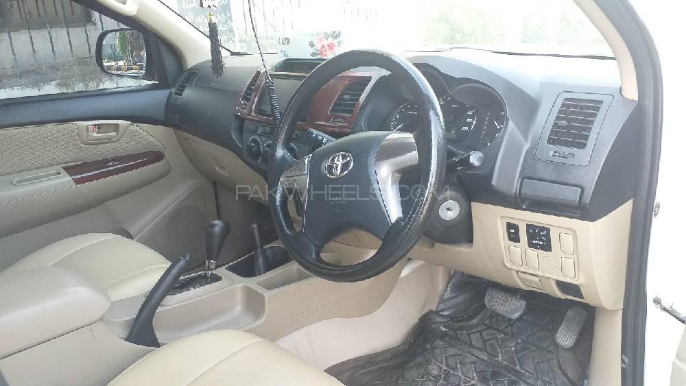 Toyota Hilux 2014 for Sale in Sialkot Toyota Hilux 2014 for Sale in Sialkot Image-10