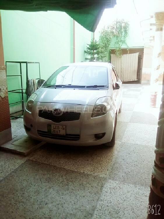 Toyota Vitz 2005 for Sale in Kohat Image-1