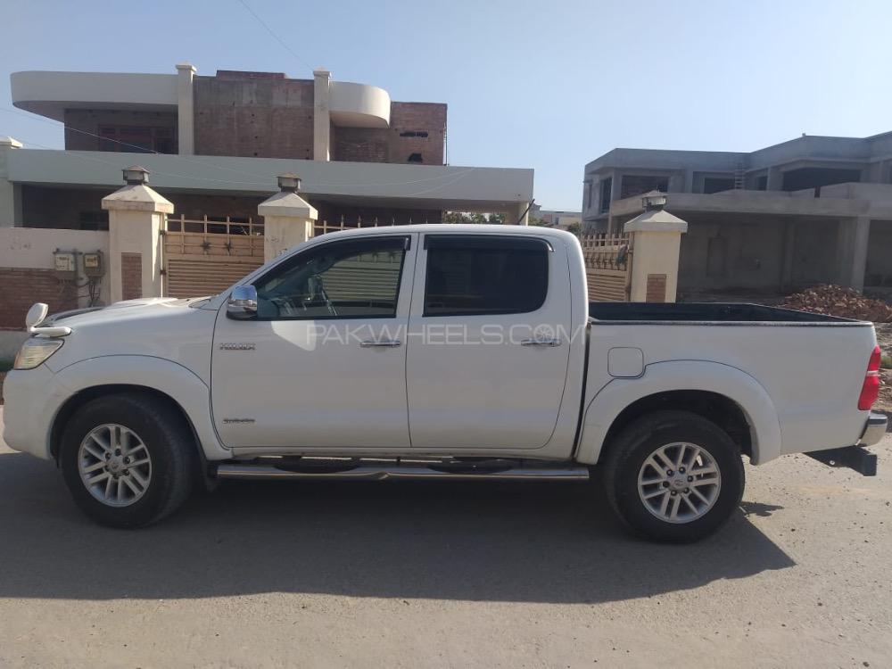 ٹویوٹا ہائیلکس 2012 for Sale in ملتان ٹویوٹا ہائیلکس 2012 for Sale in ملتان Image-4