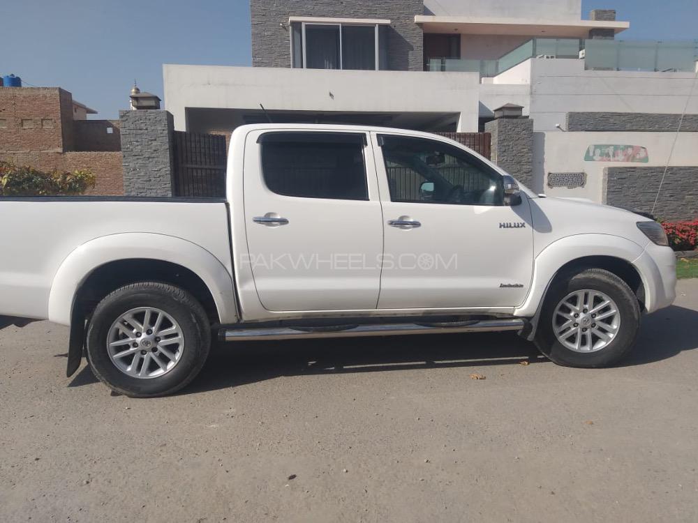 ٹویوٹا ہائیلکس 2012 for Sale in ملتان ٹویوٹا ہائیلکس 2012 for Sale in ملتان Image-2