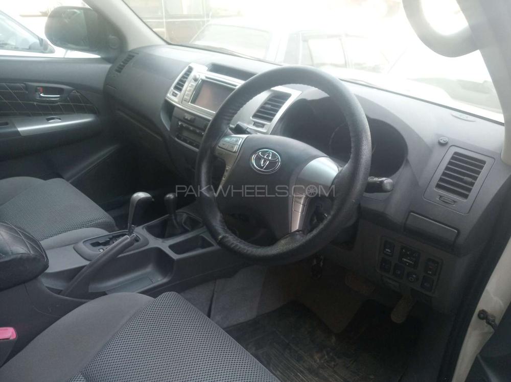 ٹویوٹا ہائیلکس 2012 for Sale in گجرانوالہ ٹویوٹا ہائیلکس 2012 for Sale in گجرانوالہ Image-4