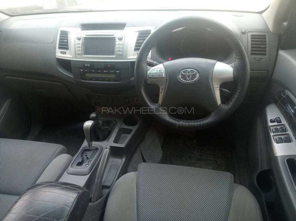 ٹویوٹا ہائیلکس 2012 for Sale in گجرانوالہ ٹویوٹا ہائیلکس 2012 for Sale in گجرانوالہ Image-5