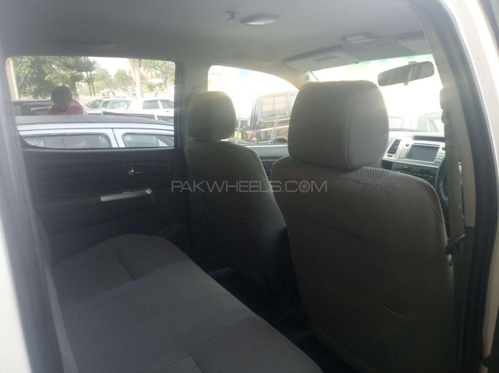 ٹویوٹا ہائیلکس 2012 for Sale in گجرانوالہ ٹویوٹا ہائیلکس 2012 for Sale in گجرانوالہ Image-6