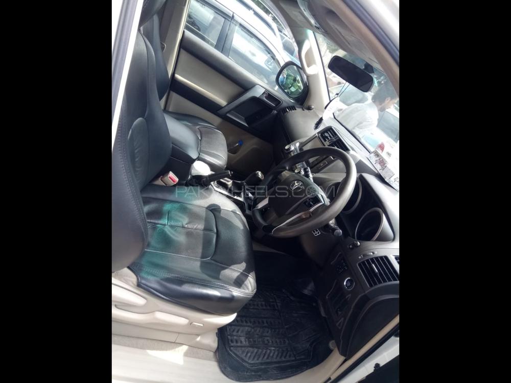 Toyota Prado 2010 for Sale in Peshawar Toyota Prado 2010 for Sale in Peshawar Image-6