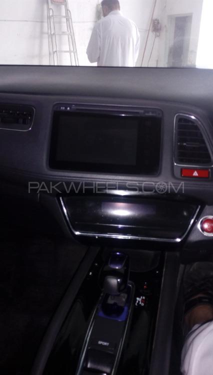 Honda Vezel 2014 for Sale in Peshawar Image-1