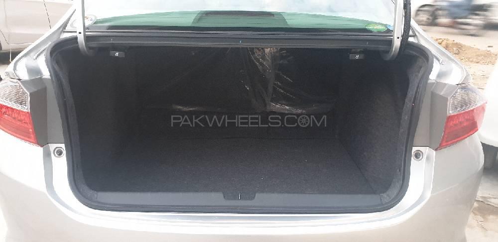 Honda Grace Hybrid 2015 for Sale in Karachi Honda Grace Hybrid 2015 for Sale in Karachi Image-18