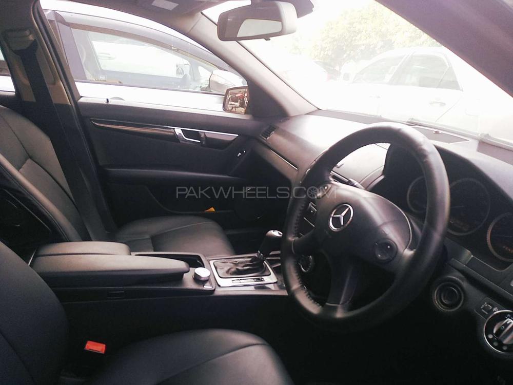 Mercedes Benz C Class 2009 for Sale in Rawalpindi Mercedes Benz C Class 2009 for Sale in Rawalpindi Image-9