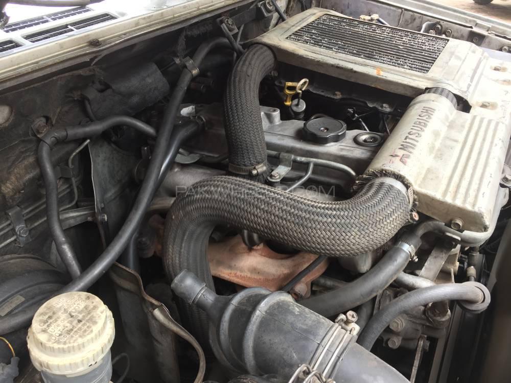 Mitsubishi Pajero 1993 for Sale in Lahore Mitsubishi Pajero 1993 for Sale in Lahore Image-9
