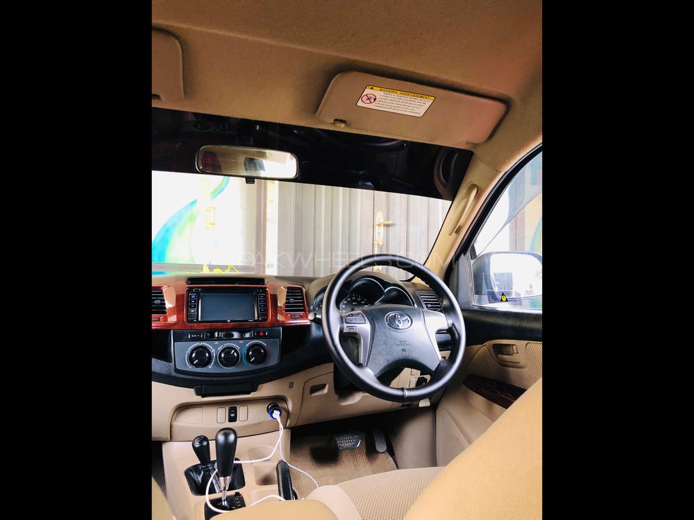 Toyota Hilux 2015 for Sale in Karachi Toyota Hilux 2015 for Sale in Karachi Image-11