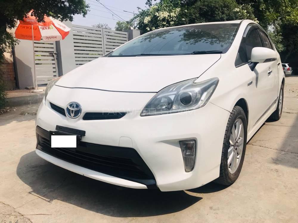 Toyota Prius 2012 for Sale in Peshawar Toyota Prius 2012 for Sale in Peshawar Image-2