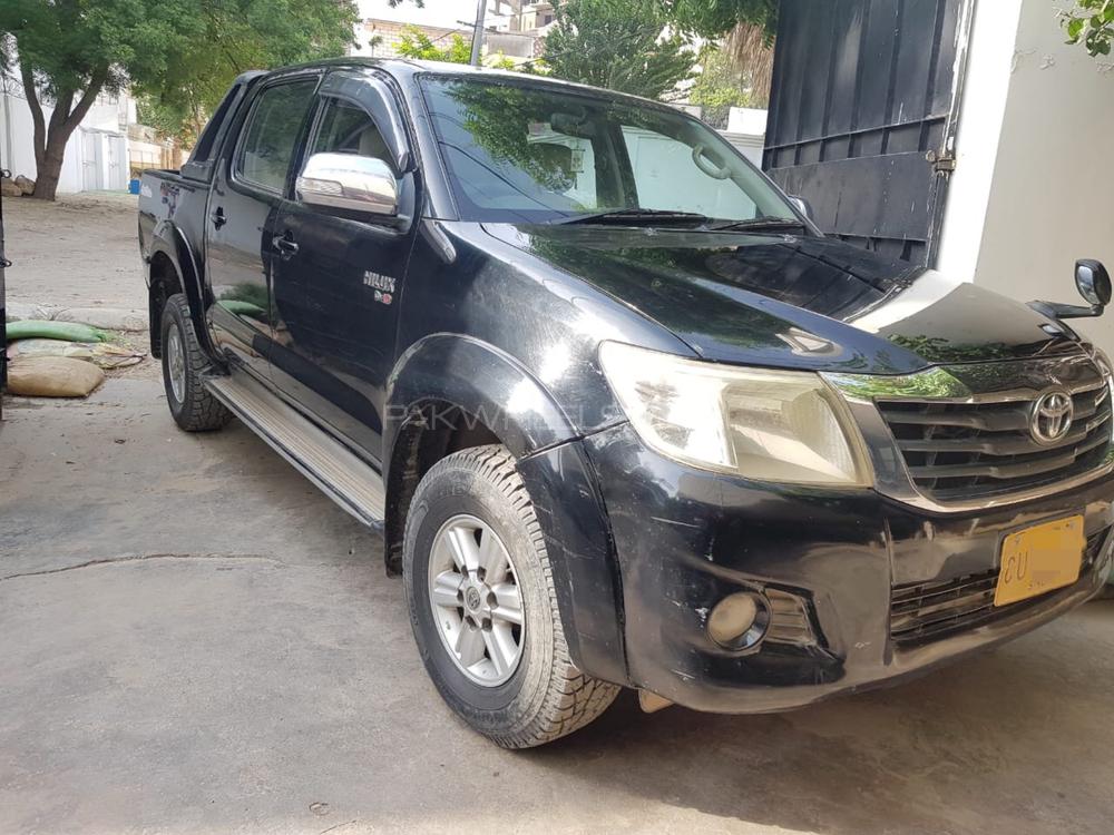 Toyota Hilux 2012 for Sale in Hyderabad Image-1