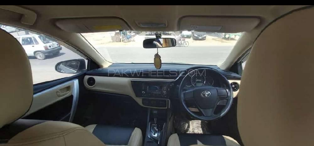 Toyota Corolla 2017 for Sale in Multan Toyota Corolla 2017 for Sale in Multan Image-5