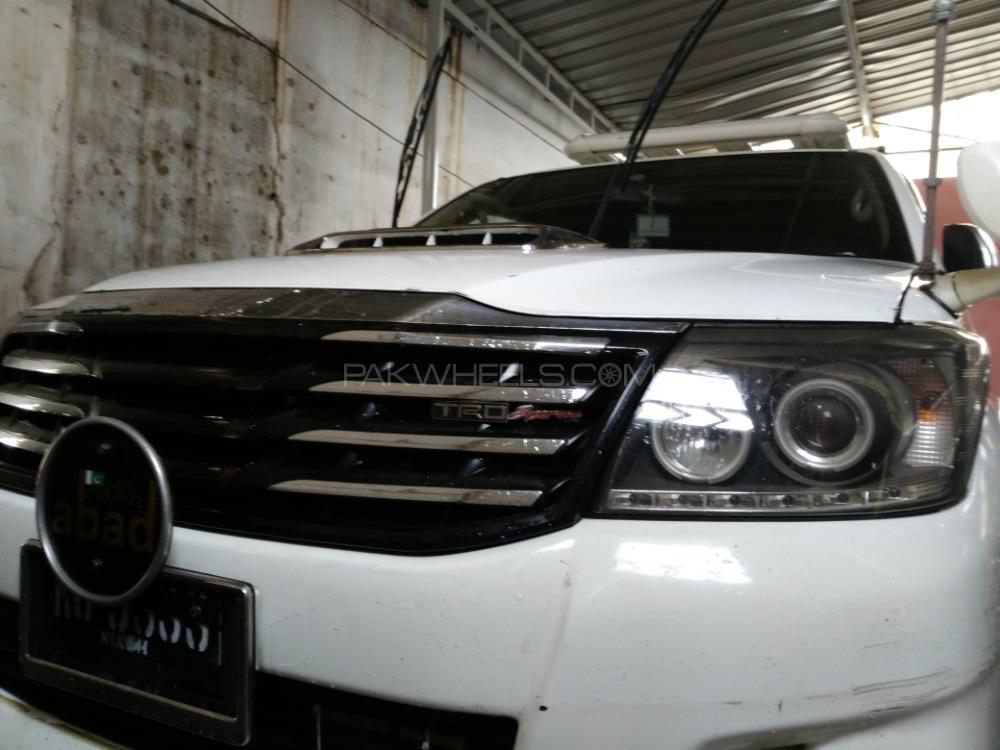 Toyota Hilux 2011 for Sale in Karachi Toyota Hilux 2011 for Sale in Karachi Image-3