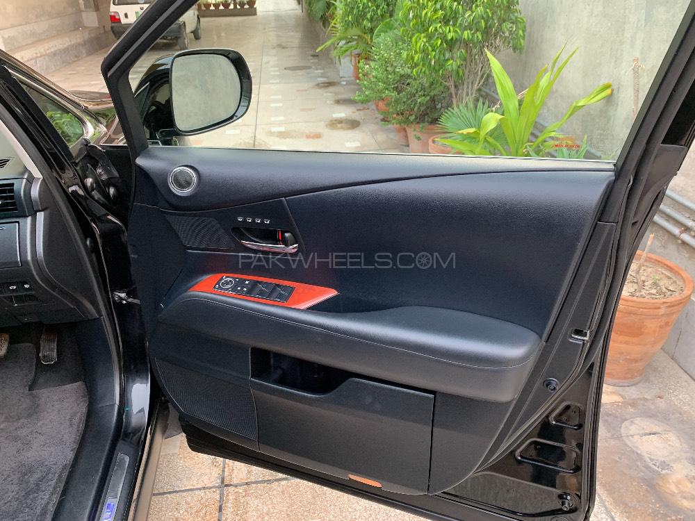 Lexus RX Series 2009 for Sale in Lahore Lexus RX Series 2009 for Sale in Lahore Image-10