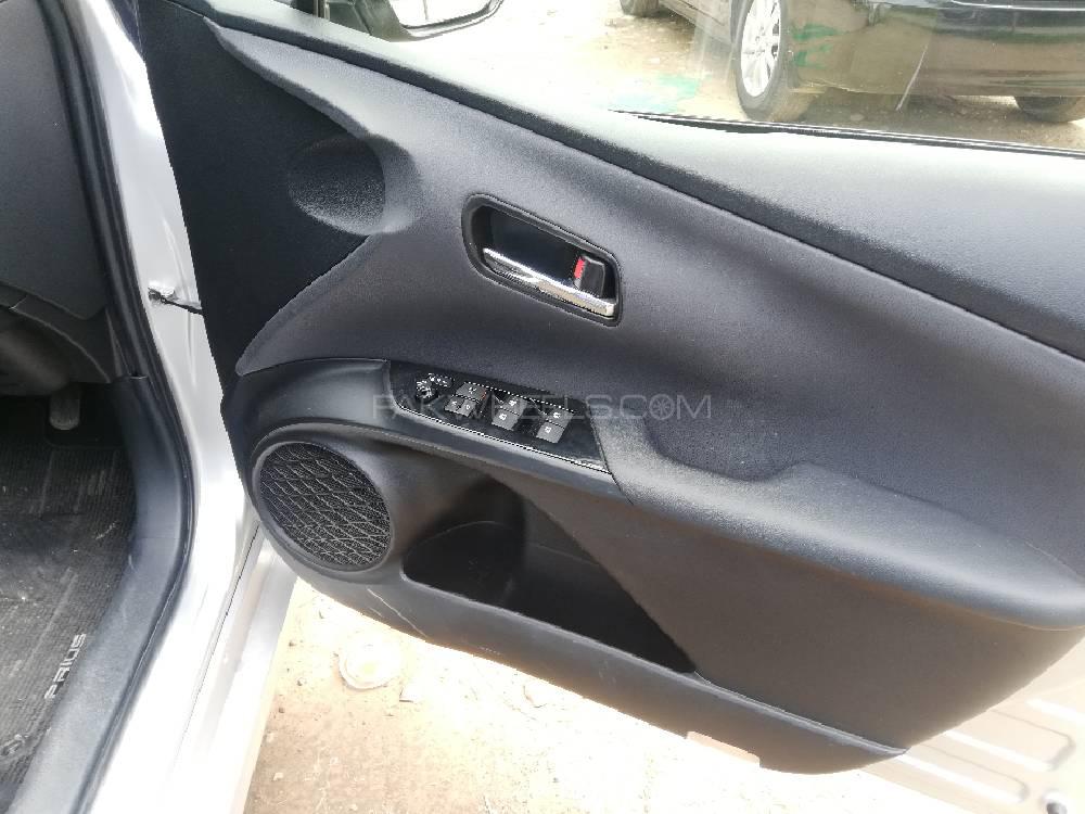 Toyota Prius 2017 for Sale in Islamabad Toyota Prius 2017 for Sale in Islamabad Image-2