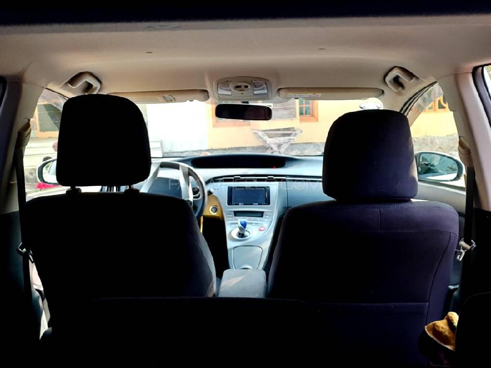 Toyota Prius 2015 for Sale in Peshawar Toyota Prius 2015 for Sale in Peshawar Image-4
