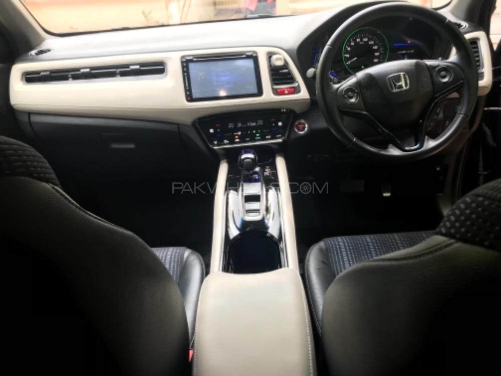 Honda Vezel 2016 for Sale in Rawalpindi Honda Vezel 2016 for Sale in Rawalpindi Image-8