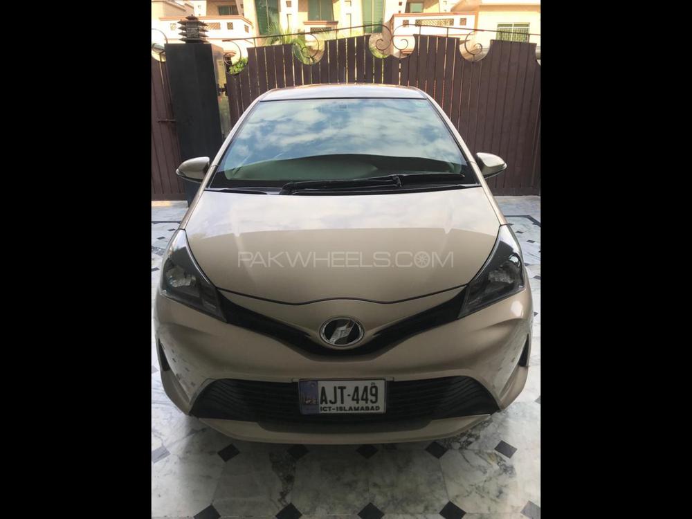 Toyota Vitz 2015 for Sale in Islamabad Image-1
