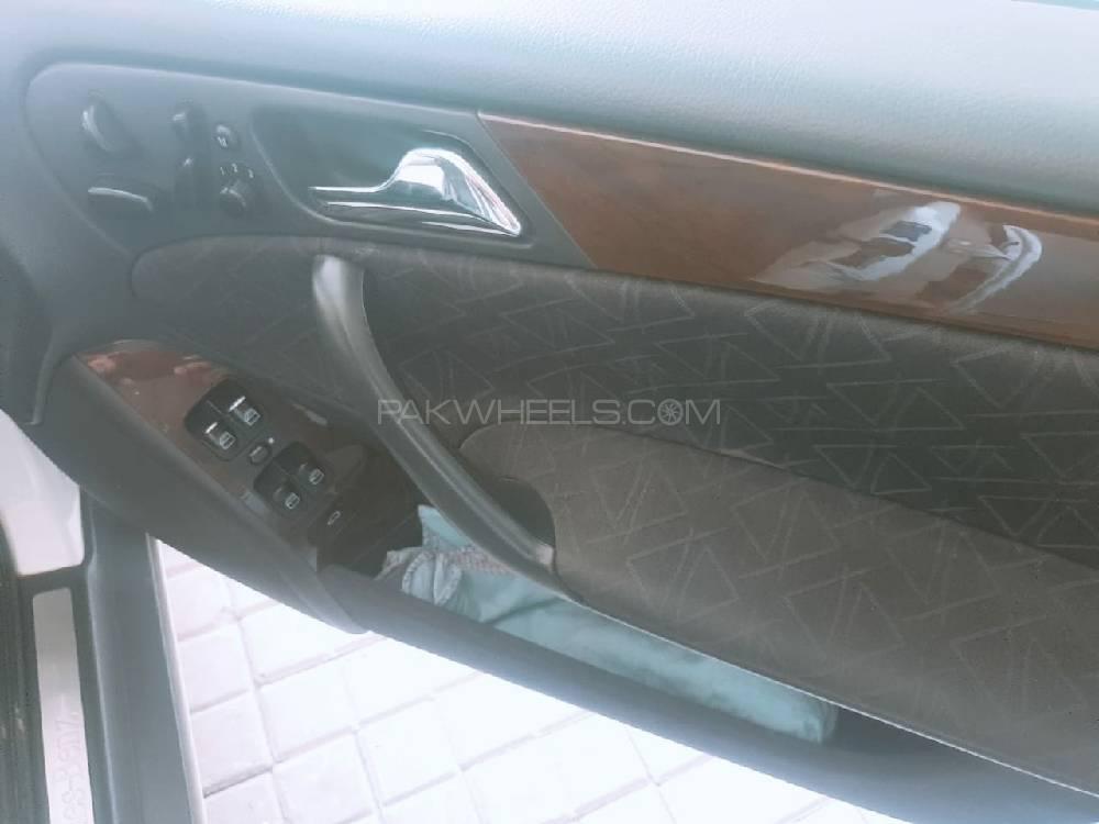 Mercedes Benz C Class 2001 for Sale in Rawalpindi Mercedes Benz C Class 2001 for Sale in Rawalpindi Image-8