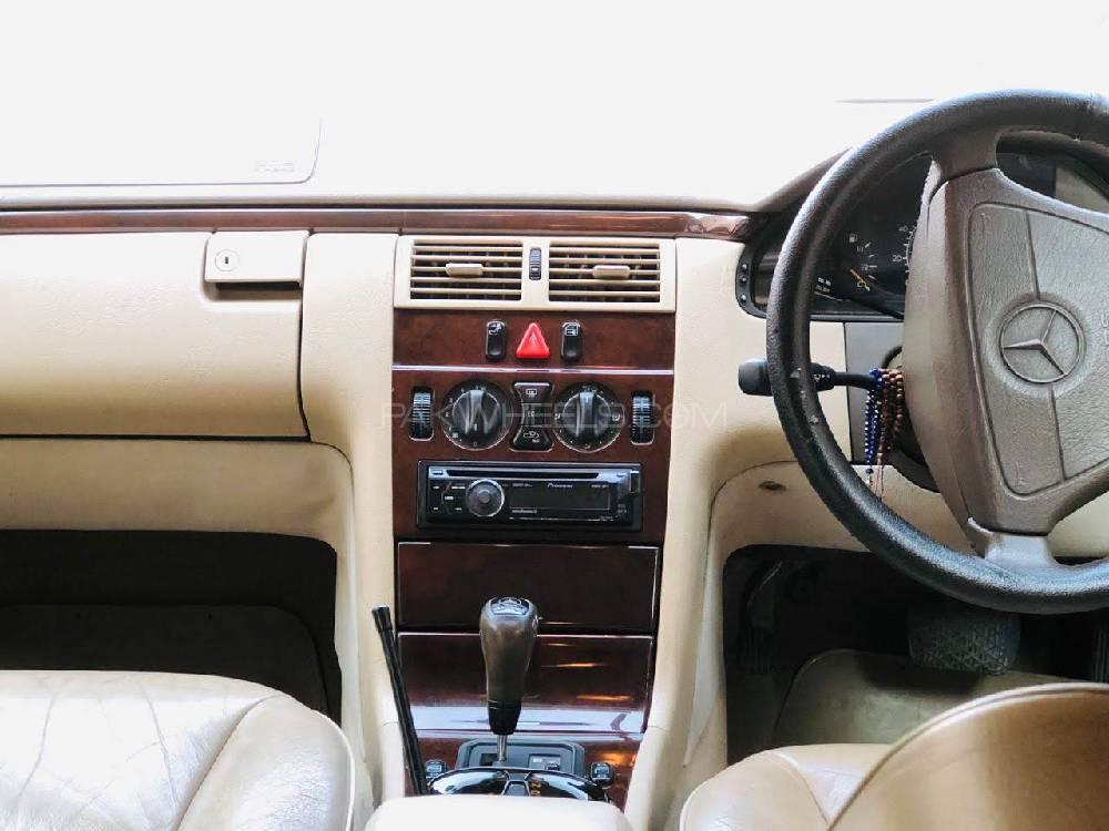 مرسڈیز بینز ای کلاس 1996 for Sale in ایبٹ آباد مرسڈیز بینز ای کلاس 1996 for Sale in ایبٹ آباد Image-5