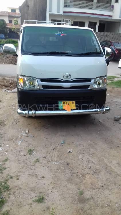 Toyota Hiace 2013 for Sale in Islamabad Image-1