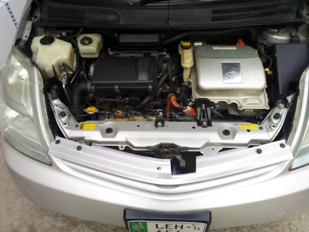 Toyota Prius 2011 for Sale in Attock Toyota Prius 2011 for Sale in Attock Image-4
