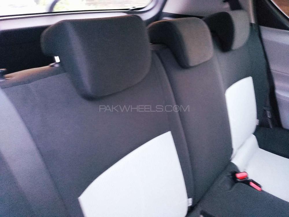 Toyota Aqua 2012 for Sale in Rawalpindi Toyota Aqua 2012 for Sale in Rawalpindi Image-12