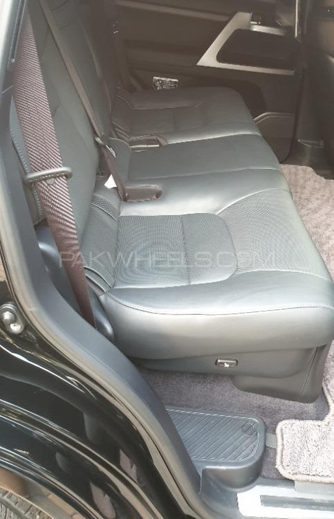 Toyota Land Cruiser 2017 for Sale in Islamabad Toyota Land Cruiser 2017 for Sale in Islamabad Image-11