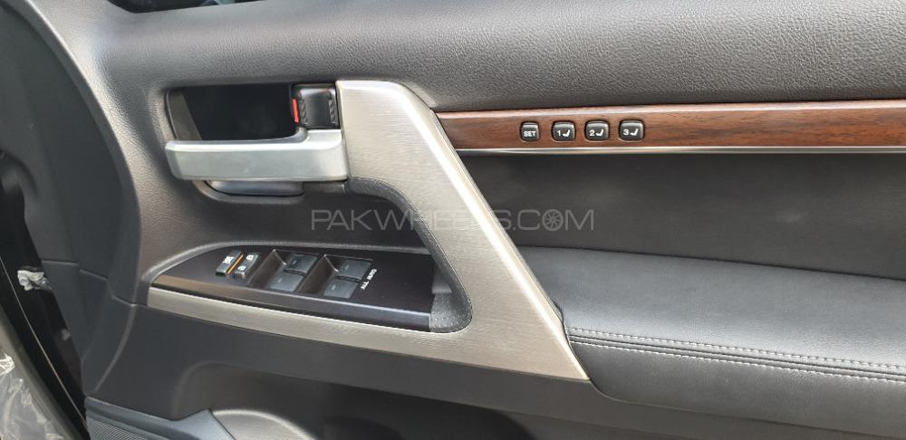Toyota Land Cruiser 2017 for Sale in Islamabad Toyota Land Cruiser 2017 for Sale in Islamabad Image-18
