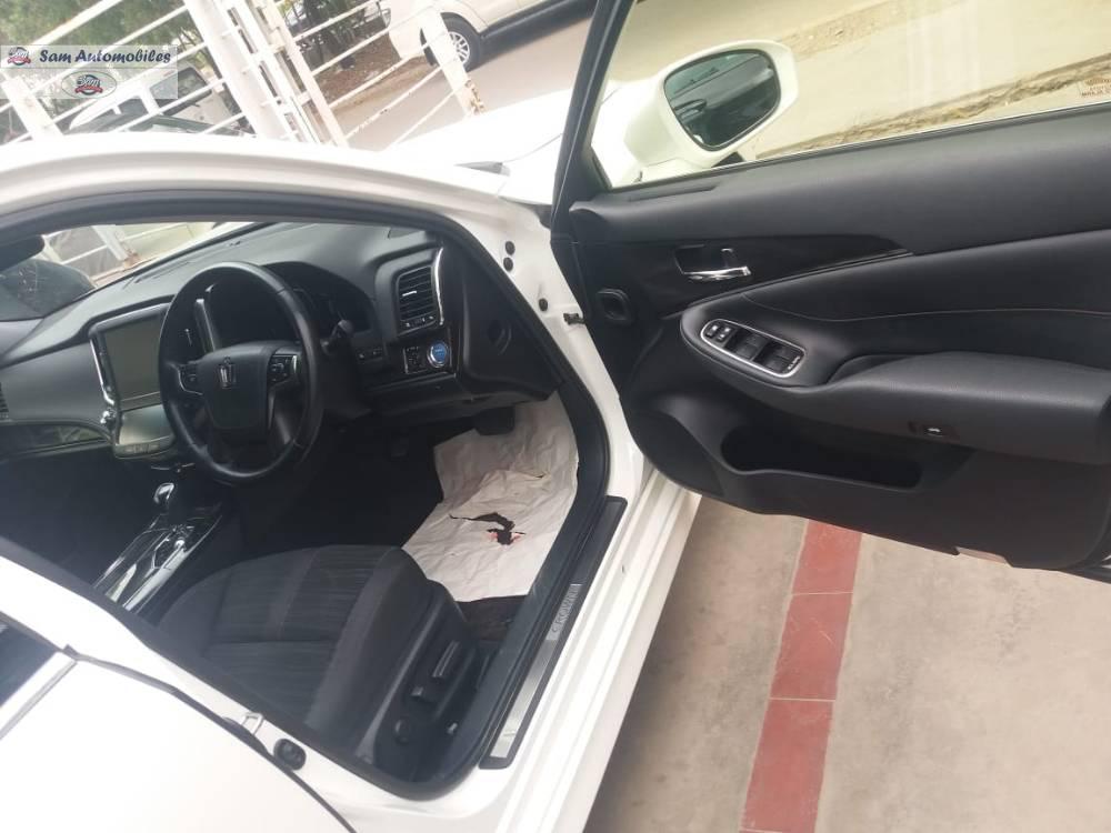 Toyota Crown 2015 for Sale in Karachi Toyota Crown 2015 for Sale in Karachi Image-6