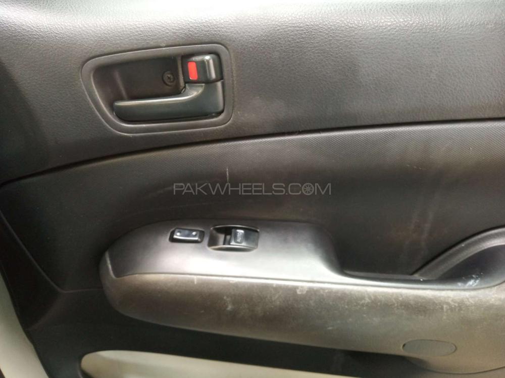Toyota Probox 2006 for Sale in Karachi Toyota Probox 2006 for Sale in Karachi Image-9