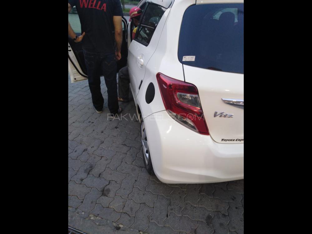 Toyota Vitz 2015 for Sale in Abbottabad Toyota Vitz 2015 for Sale in Abbottabad Image-5