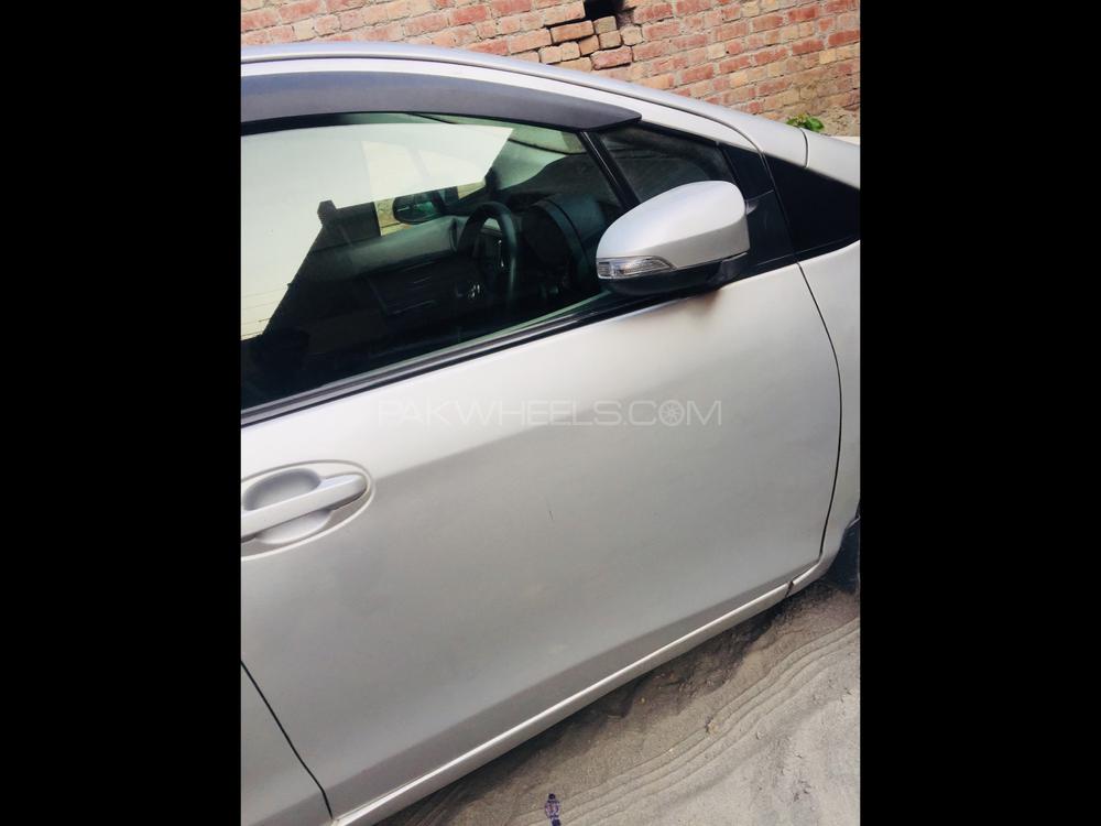 Toyota Vitz 2011 for Sale in Lahore Toyota Vitz 2011 for Sale in Lahore Image-4