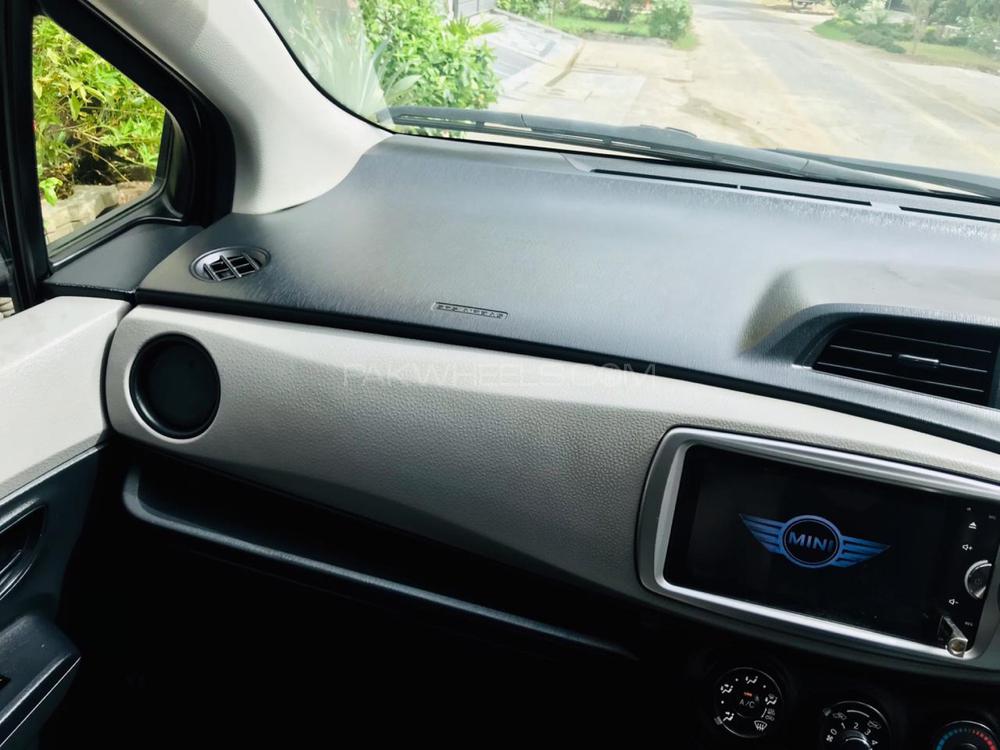 Toyota Vitz 2014 for Sale in Lahore Toyota Vitz 2014 for Sale in Lahore Image-14