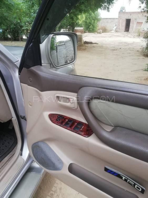 Toyota Land Cruiser 2001 for Sale in Sheikhupura Toyota Land Cruiser 2001 for Sale in Sheikhupura Image-8