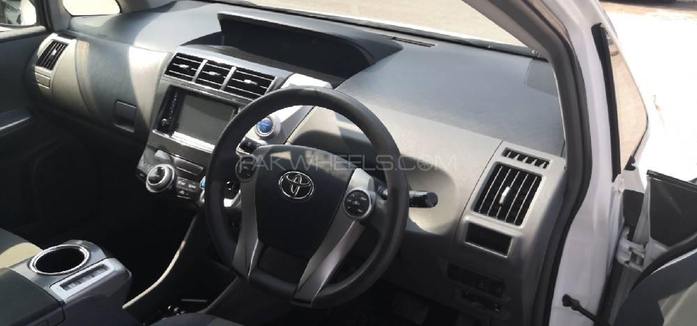 Toyota Prius Alpha 2012 for Sale in Peshawar Toyota Prius Alpha 2012 for Sale in Peshawar Image-6