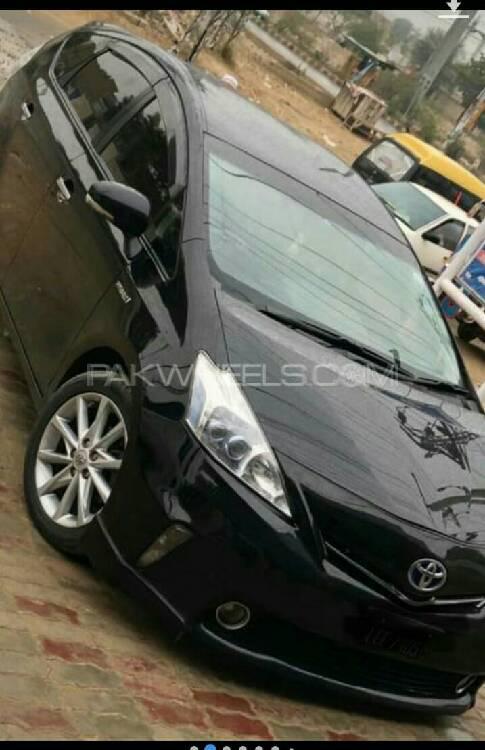 Toyota Prius Alpha 2012 for Sale in Multan Image-1