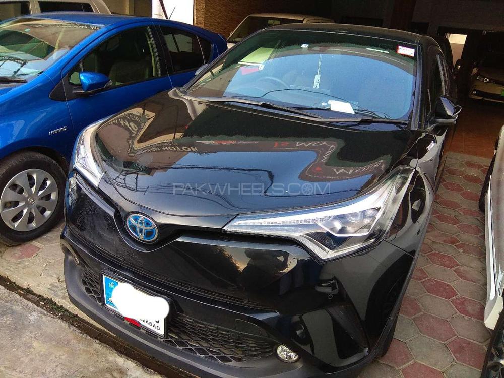 Toyota C-HR 2017 for Sale in Lahore Toyota C-HR 2017 for Sale in Lahore Image-2