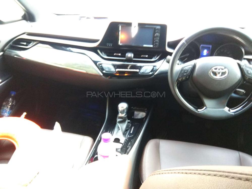 Toyota C-HR 2017 for Sale in Lahore Toyota C-HR 2017 for Sale in Lahore Image-11