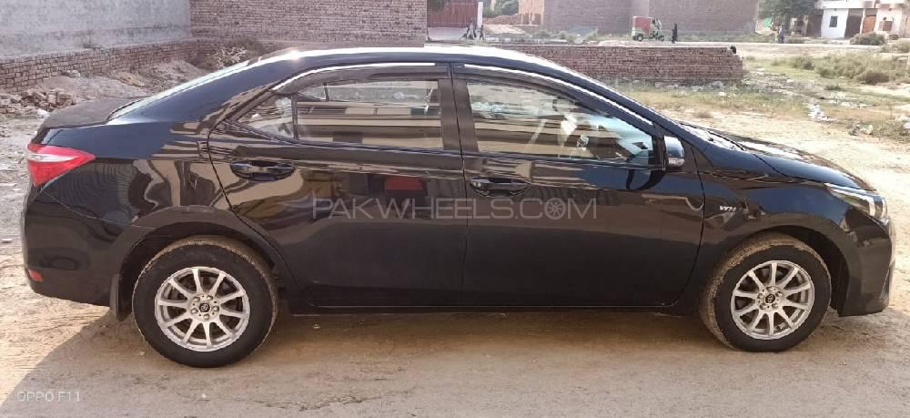 Toyota Corolla 2015 for Sale in Sahiwal Toyota Corolla 2015 for Sale in Sahiwal Image-3