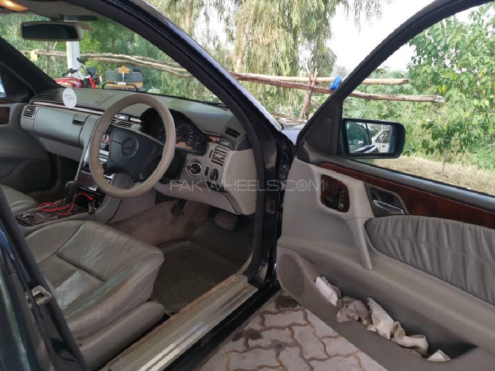 Mercedes Benz E Class 1998 for Sale in Islamabad Image-1