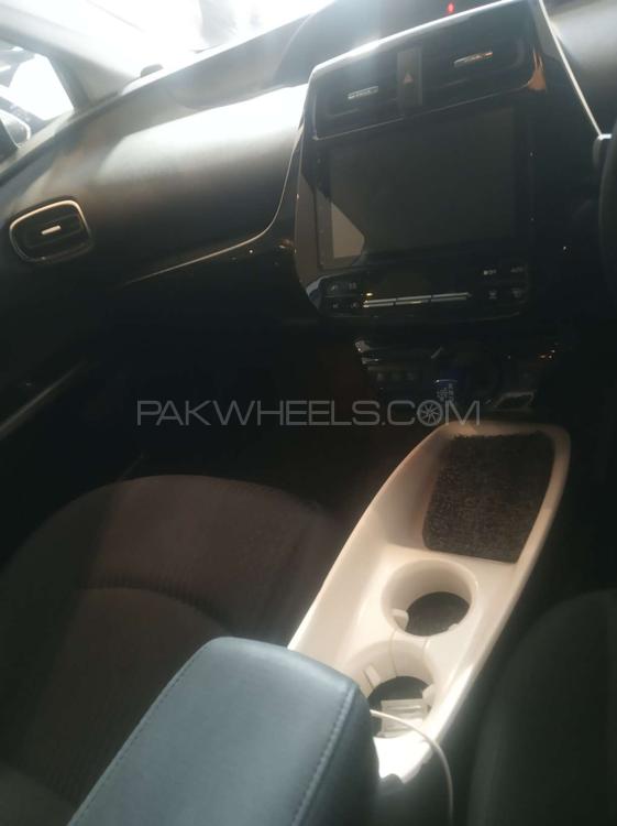 Toyota Prius 2016 for Sale in Faisalabad Toyota Prius 2016 for Sale in Faisalabad Image-10